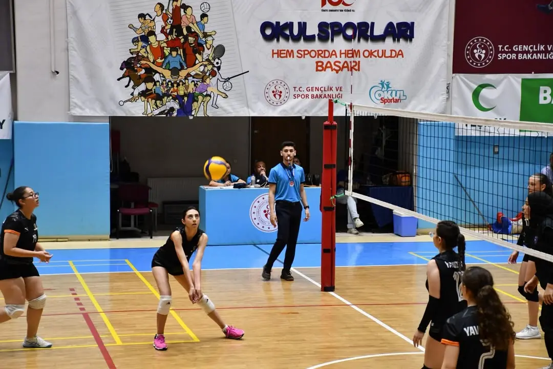 Afyonkarahisar Gençlik ve Spor İl Müdürlüğü'nden Okul Sporları 2. Küme Genç Kızlar Voleybol Müsabakaları Haberi