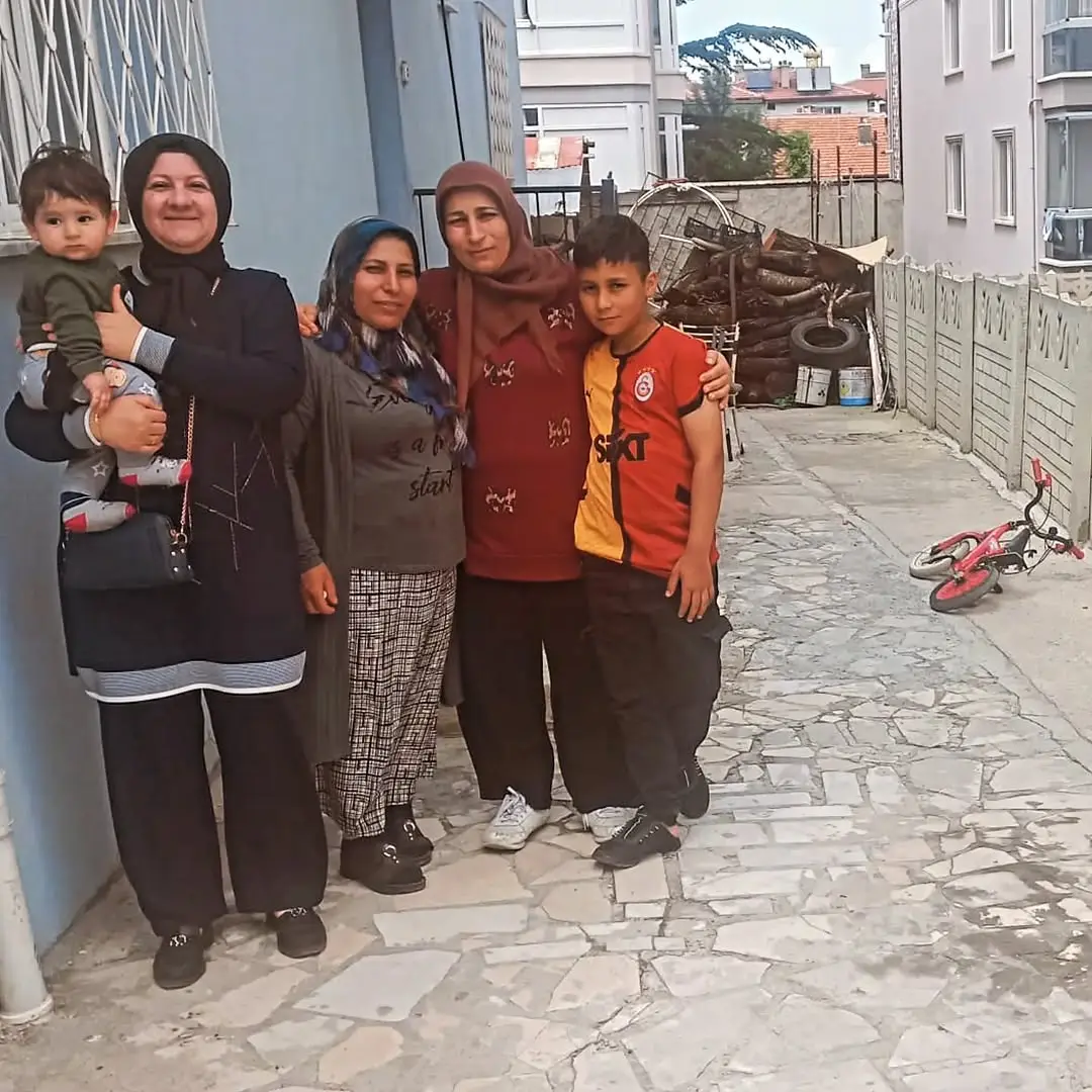 AK Parti Afyonkarahisar İl Kadın Kolları'ndan Esentepe Mahallesine Ziyaret