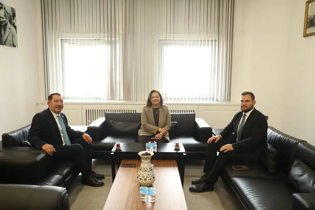 Dinar Belediye Başkanı Veysel Topçu ve AK Parti Dinar İlçe Başkanı Hüseyin Demir Görüştü