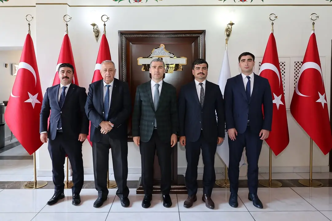 İçişleri Bakanlığı Tarafından Düzenlenen Yabancı Dil Eğitimi ve Yurt Dışı Programına İlimizden Katılacak Kaymakamlar Vali Aktaş'ı Ziyaret Etti