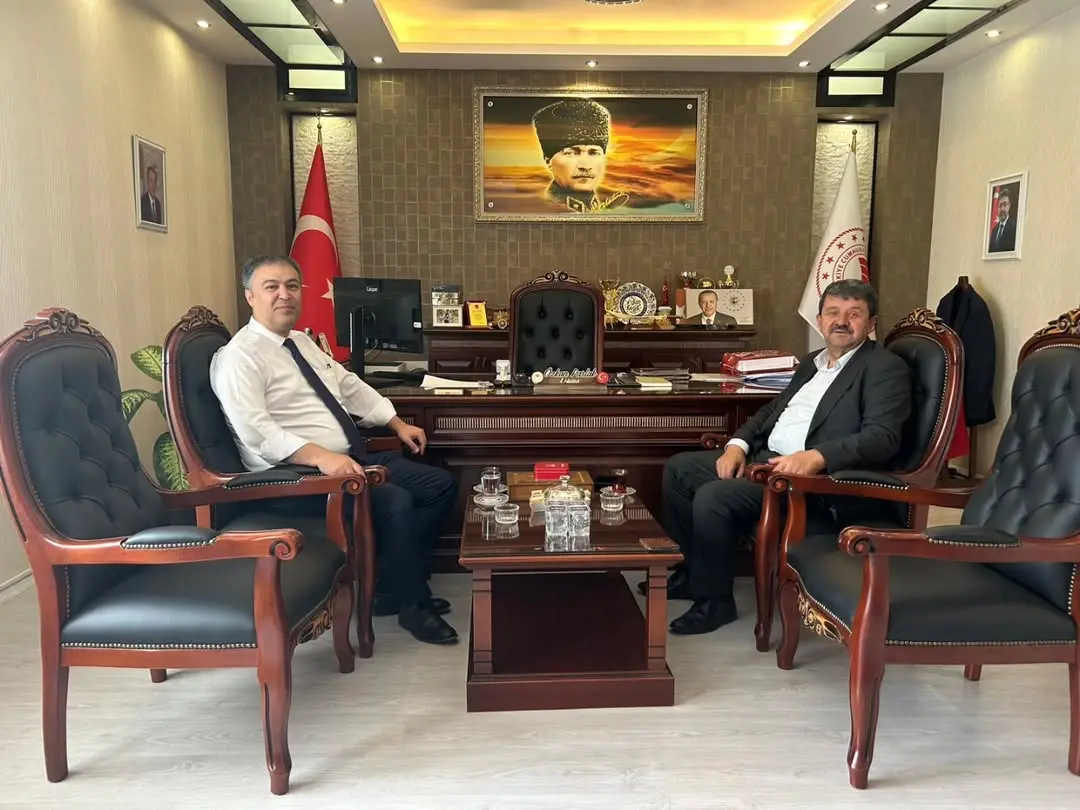 Kütahya İl Genel Meclisi Başkanı Muammer Özcura, İl Müdürü Özkan Parlak'ı Ziyaret Etti
