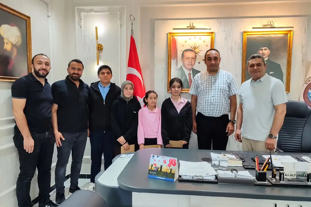 Millî Eğitim Bakanlığı tarafından düzenlenen Peygamberimizin Hayatı Bilgi Yarışması'nda Yavuz Selim Ortaokulu öğrencilerinden büyük başarı