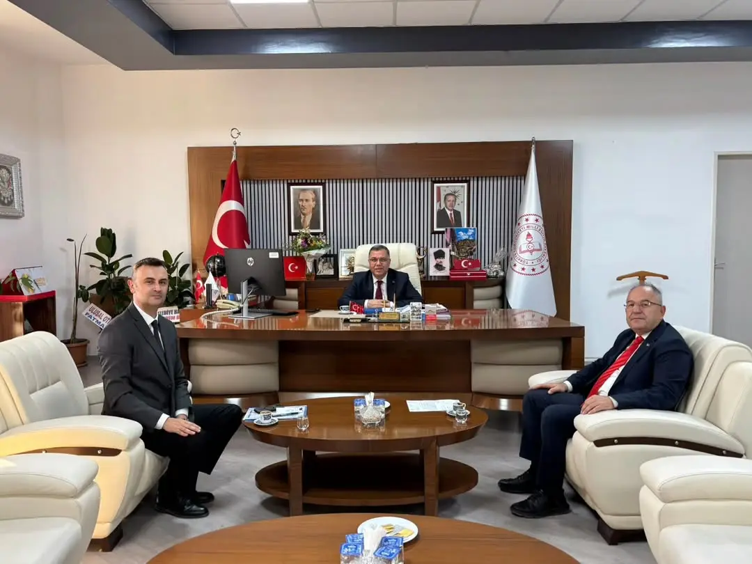 Afyonkarahisar İl Emniyet Müdürlüğü Çocuk Şube Müdürü Serhat Topkaya, İl Milli Eğitim Müdürümüz İsmail Altınkaynak'ı Ziyaret Etti