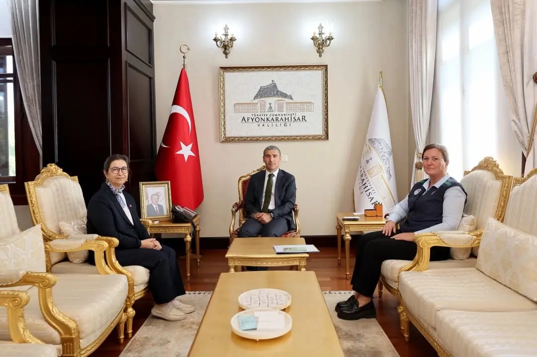 Afyonkarahisar Valiliği'ne Ziyaret: İller Bankası Eskişehir Bölge Müdürü ve Yapı Uygulamaları Müdürü Vali Dr. Naci Aktaş'ı Ziyaret Etti