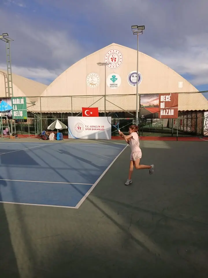 Afyonkarahisarlı Milli Tenisçi Hafsa Zehra Çınar'dan Tennis Europe Başarısı