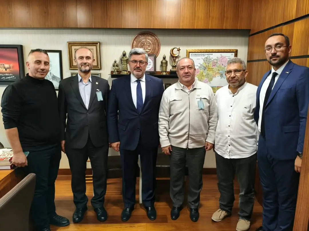 Ak Parti Afyonkarahisar Milletvekili Ali Özkaya, Türk Kızılayı Şube Başkanı Mehmet Yakın ve Yönetimini Ağırladı