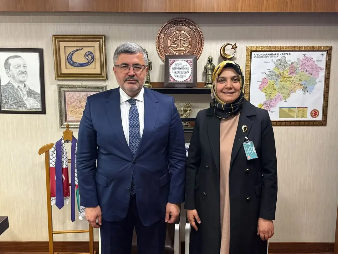 Ak Parti Milletvekili Ali Özkaya, İhsaniye Belediye Başkanı Emine Gökçe'yi Gazi Meclisi'nde Ağırladı