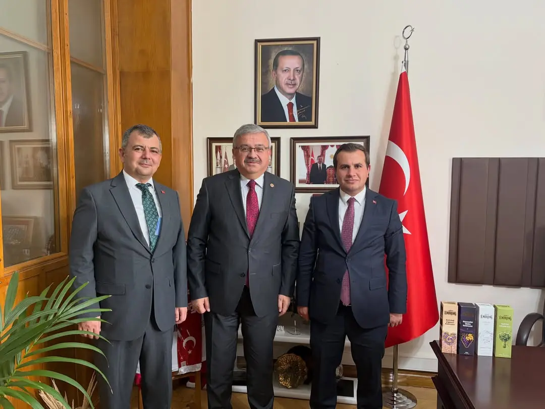 Ak Parti Milletvekili İbrahim Yurdunuseven, Emirdağ Kaymakamı ve Belediye Başkanı ile Görüştü