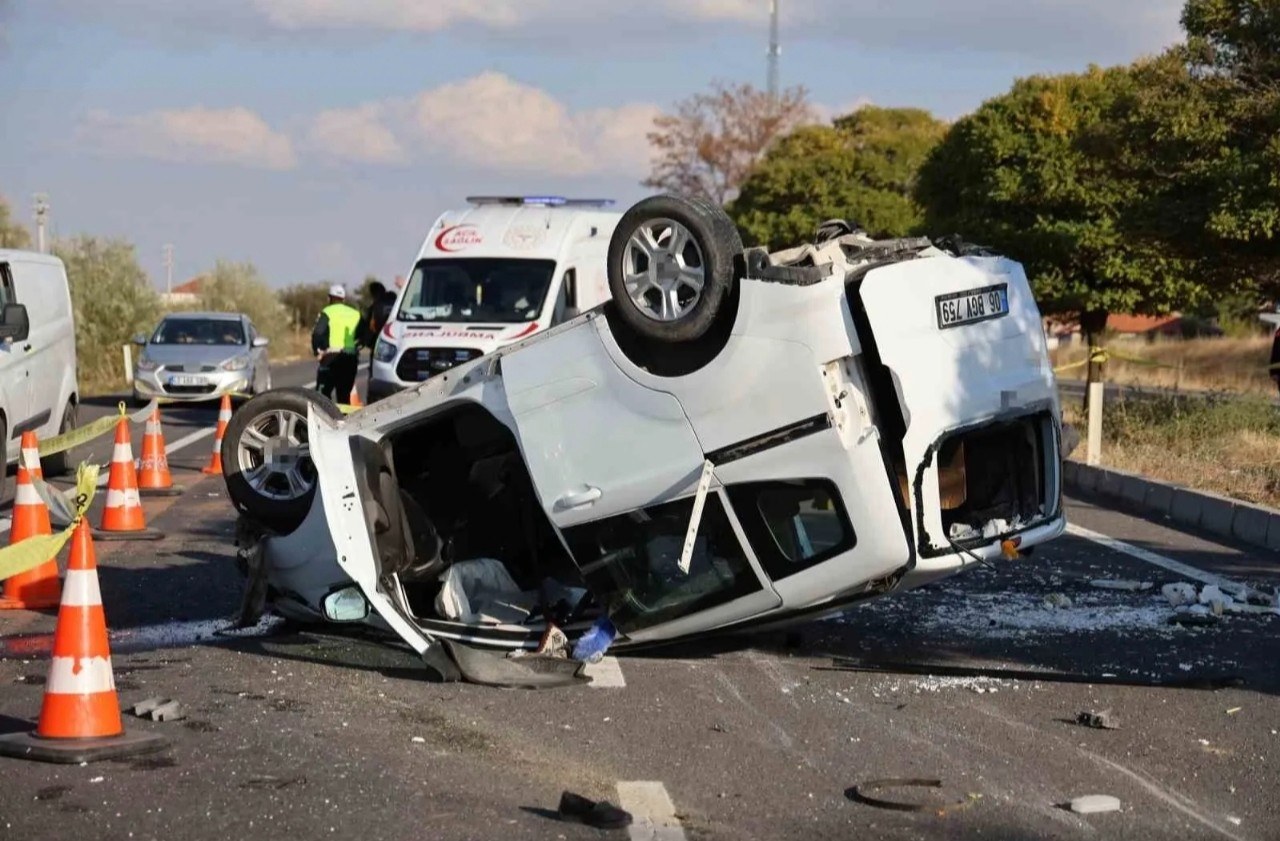 Ankara-Kayseri Karayolunda Trafik Kazası: 1 Kişi Öldü 2 Kişi Yaralandı