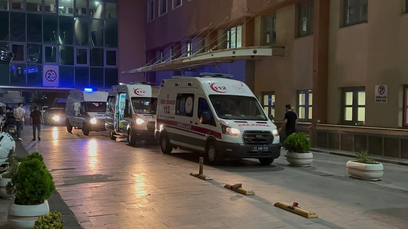 Binanın 8. Katında Balkondan Halı Çırparken Düşen Kadın Hayatını Kaybetti