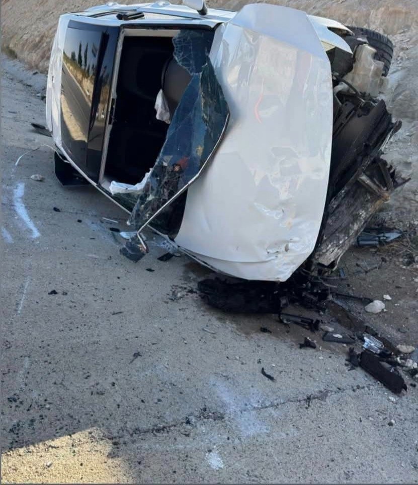 Birecik'te Ticari Araç Takla Attı: 1 Kişi Yaralandı