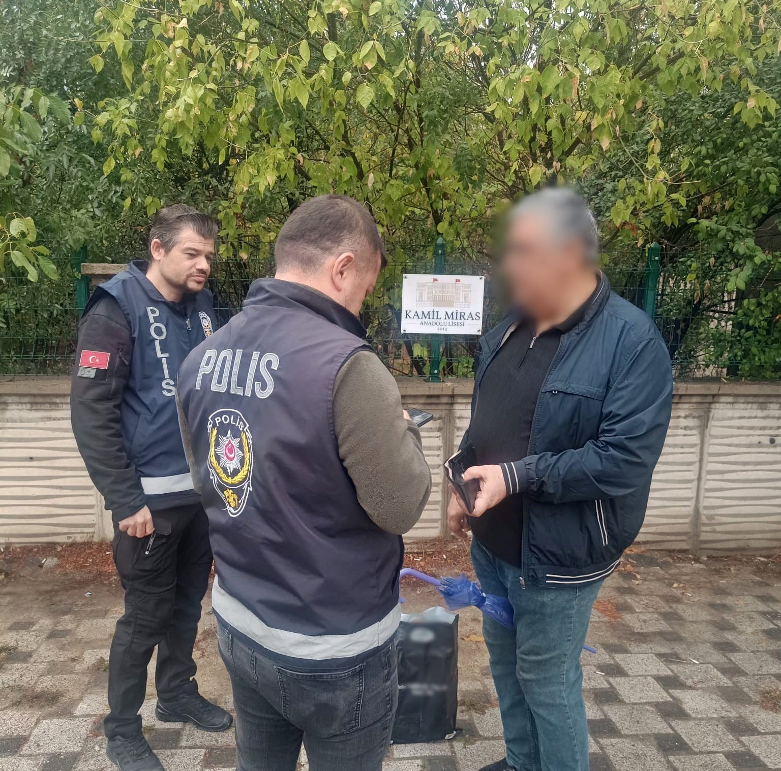 Emniyetten Eğitim Ortamlarında Kapsamlı Asayiş Uygulaması