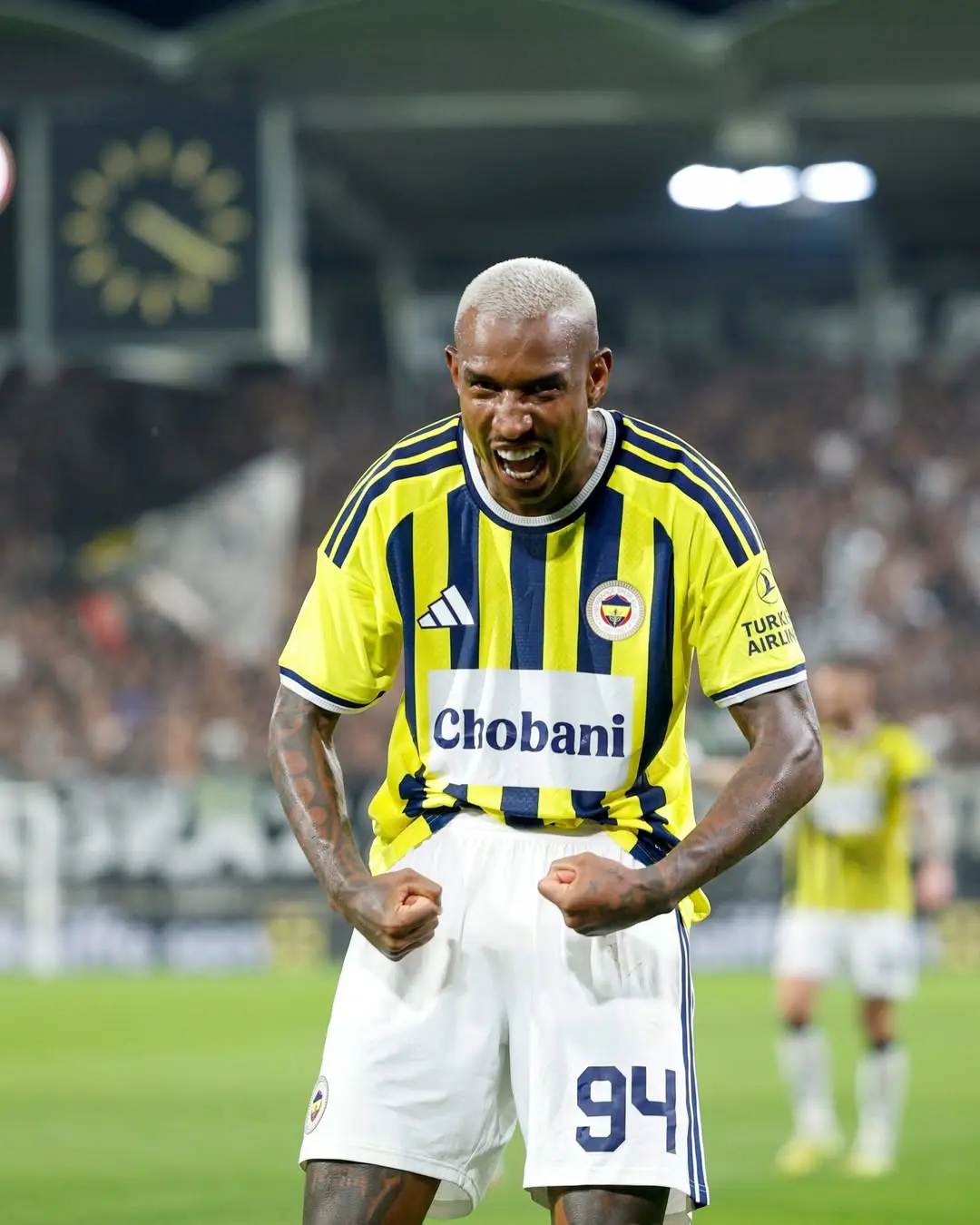 Fenerbahçe Spor Kulübü Futbolcusu için Süper Güçlere Sahip Olduğunu İddia Ediyor!