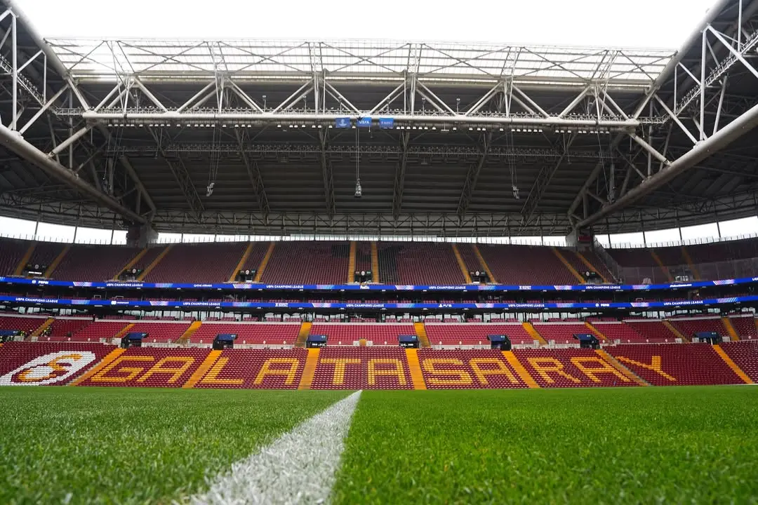 Galatasaray, FC Barcelona Maçına 3 Saat Kala Heyecanını Paylaştı! ⏳