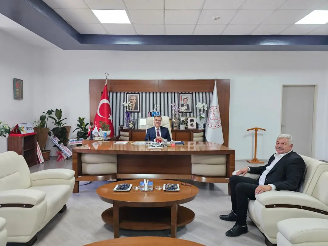 Işıklar Belediye Başkanı Murat Karamoçu, İl Milli Eğitim Müdürü İsmail Altınkaynak'a Hayırlı Olsun Ziyaretinde Bulundu