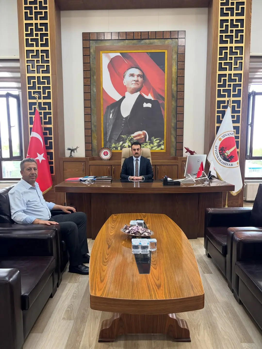 Kılıçarslan Belediye Başkanı Zülkarni Davas, Kaymakam Bünyamin Miroğlu'nu Ziyaret Etti