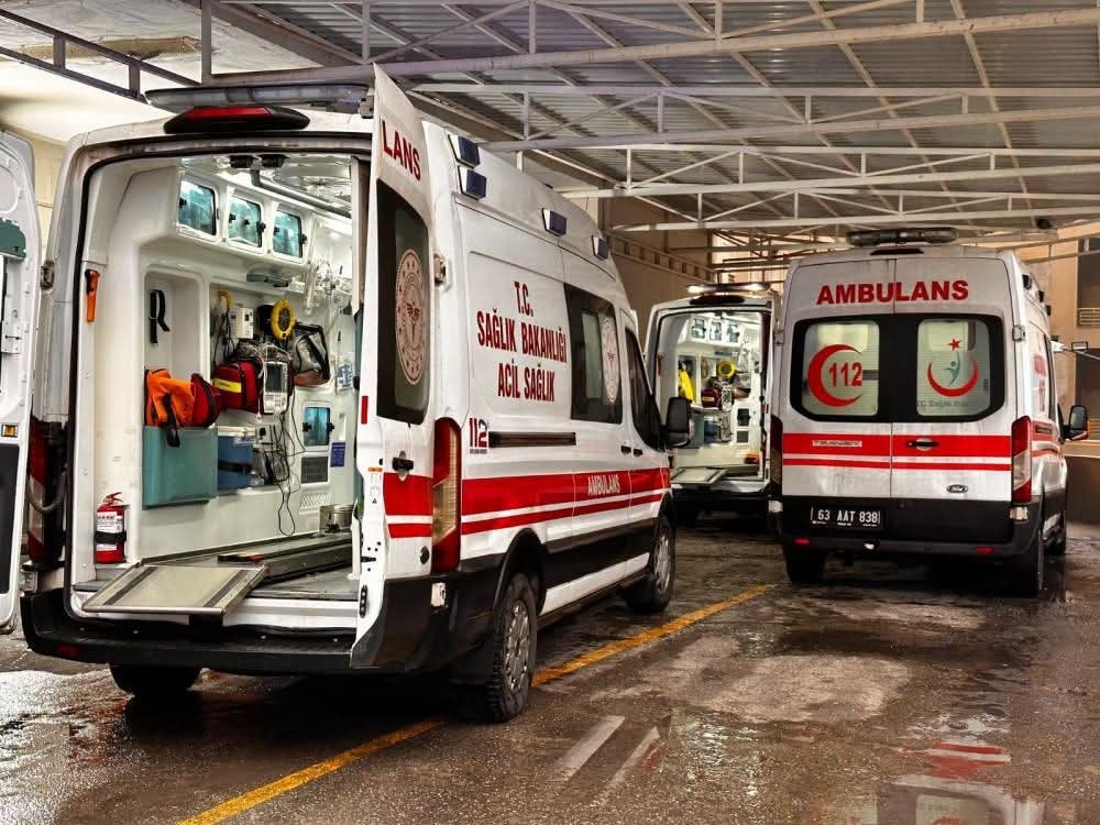 Konya Sarayönü'nde Trafik Kazası: 2 Kişi Öldü 1 Kişi Yaralandı