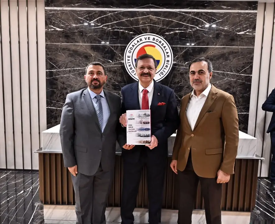 KOSAM tarafından hazırlanan 2026 Konya Çalışma Raporları Konya Ticaret Odası Başkanı Selçuk Öztürk tarafından paylaşıldı