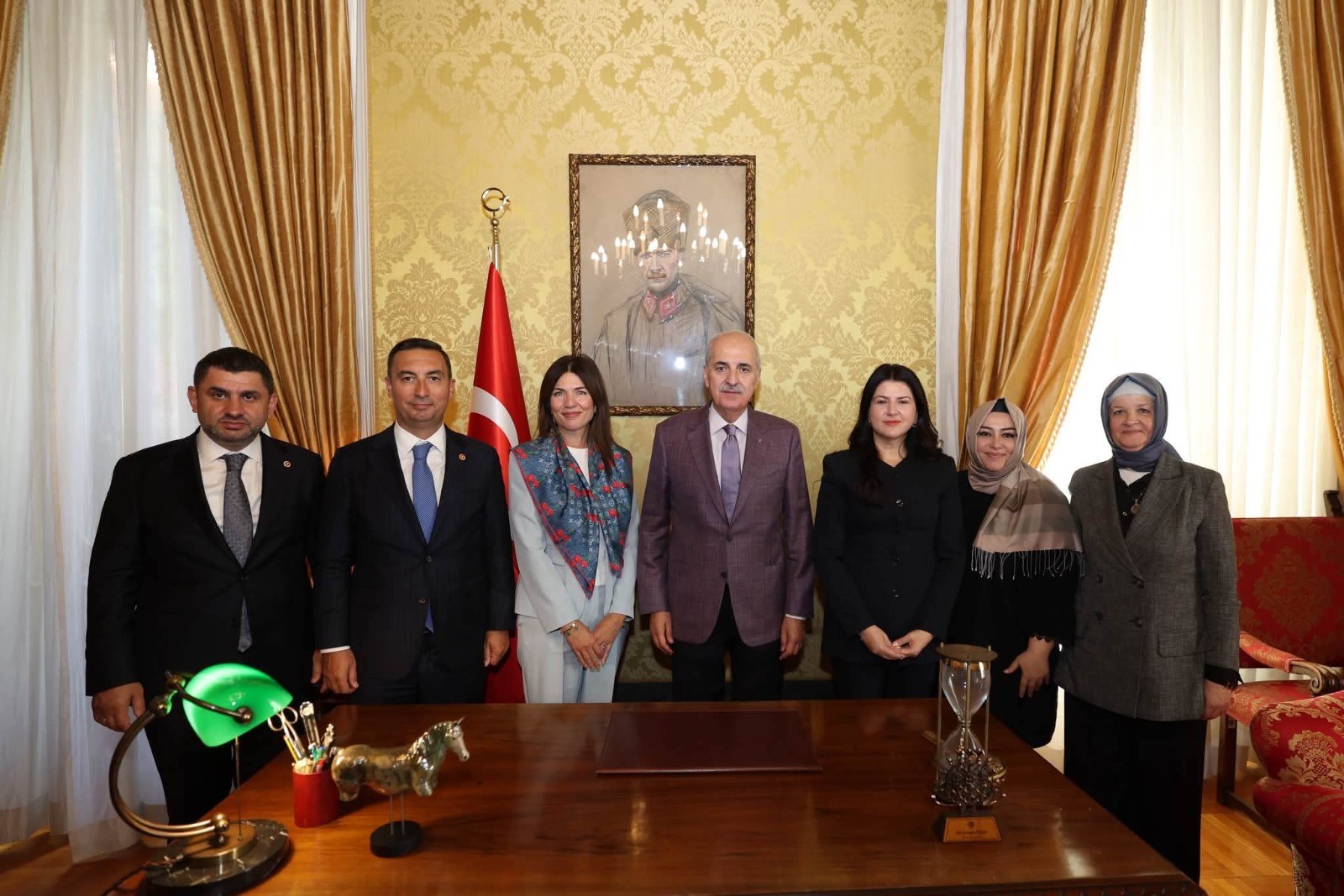 Numan Kurtulmuş Roma Büyükelçiliğini Ziyaret Etti