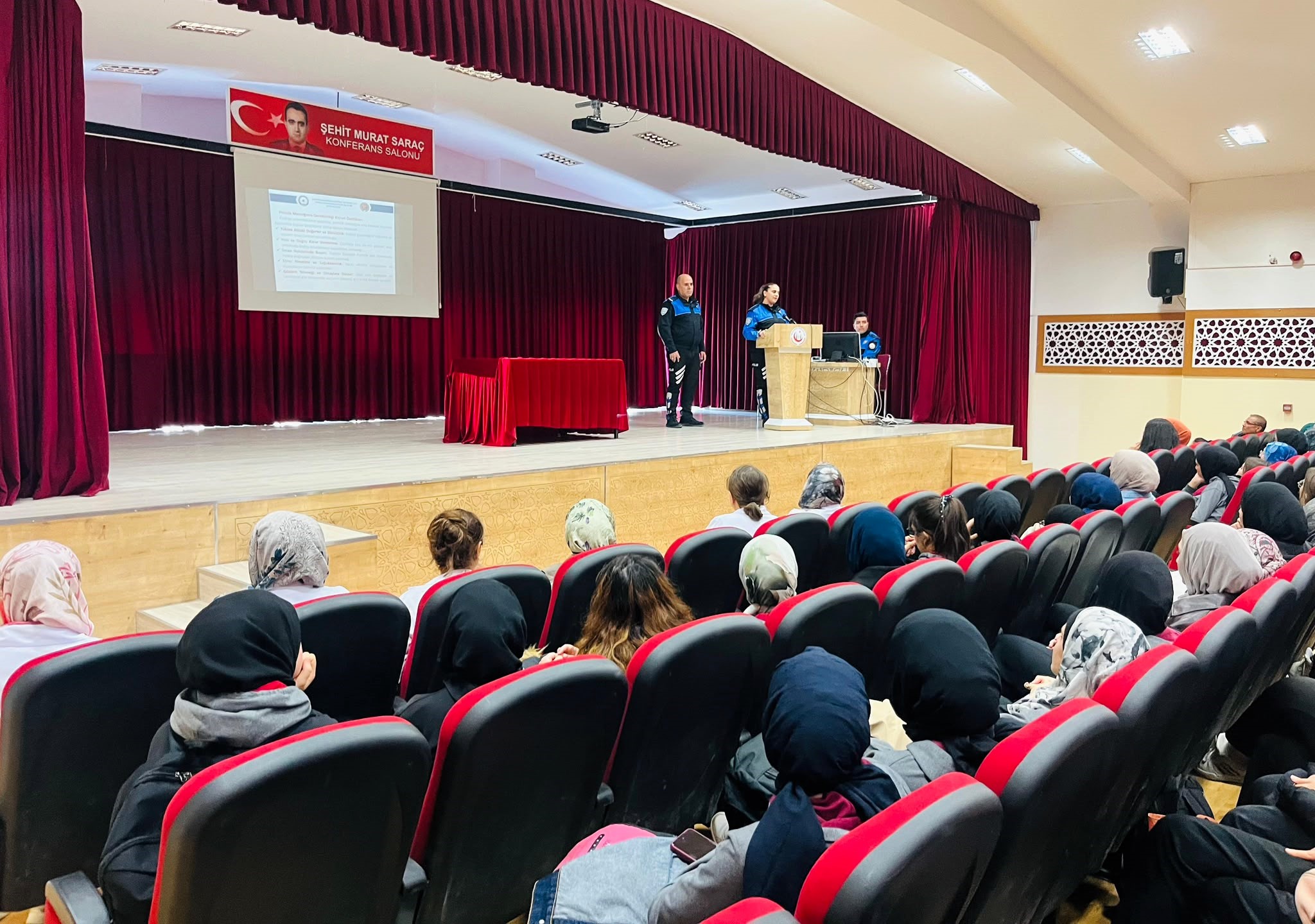 Öğrencilere Emniyet Müdürlüğünden Kapsamlı Bilgilendirme Eğitimi
