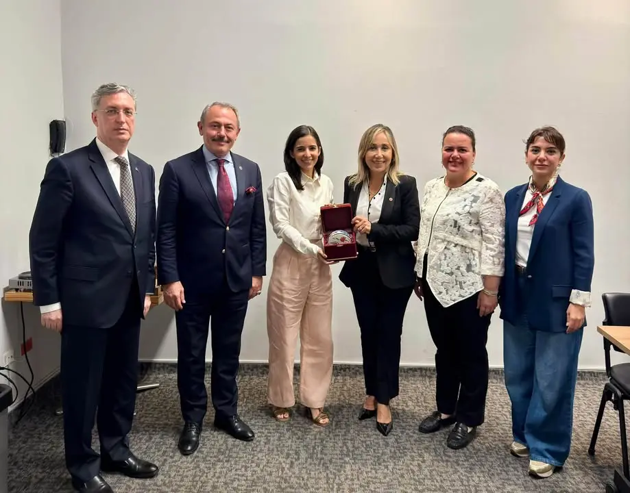 Şahin Tin, Kolombiya'da Diplomatik Temaslarda Bulundu