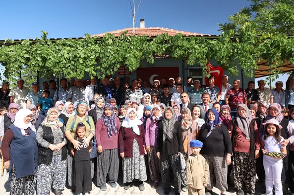 Vali Yiğitbaşı, Yenibelkavak Köyü'nü Ziyaret Etti ve Vatandaşlarla Buluştu