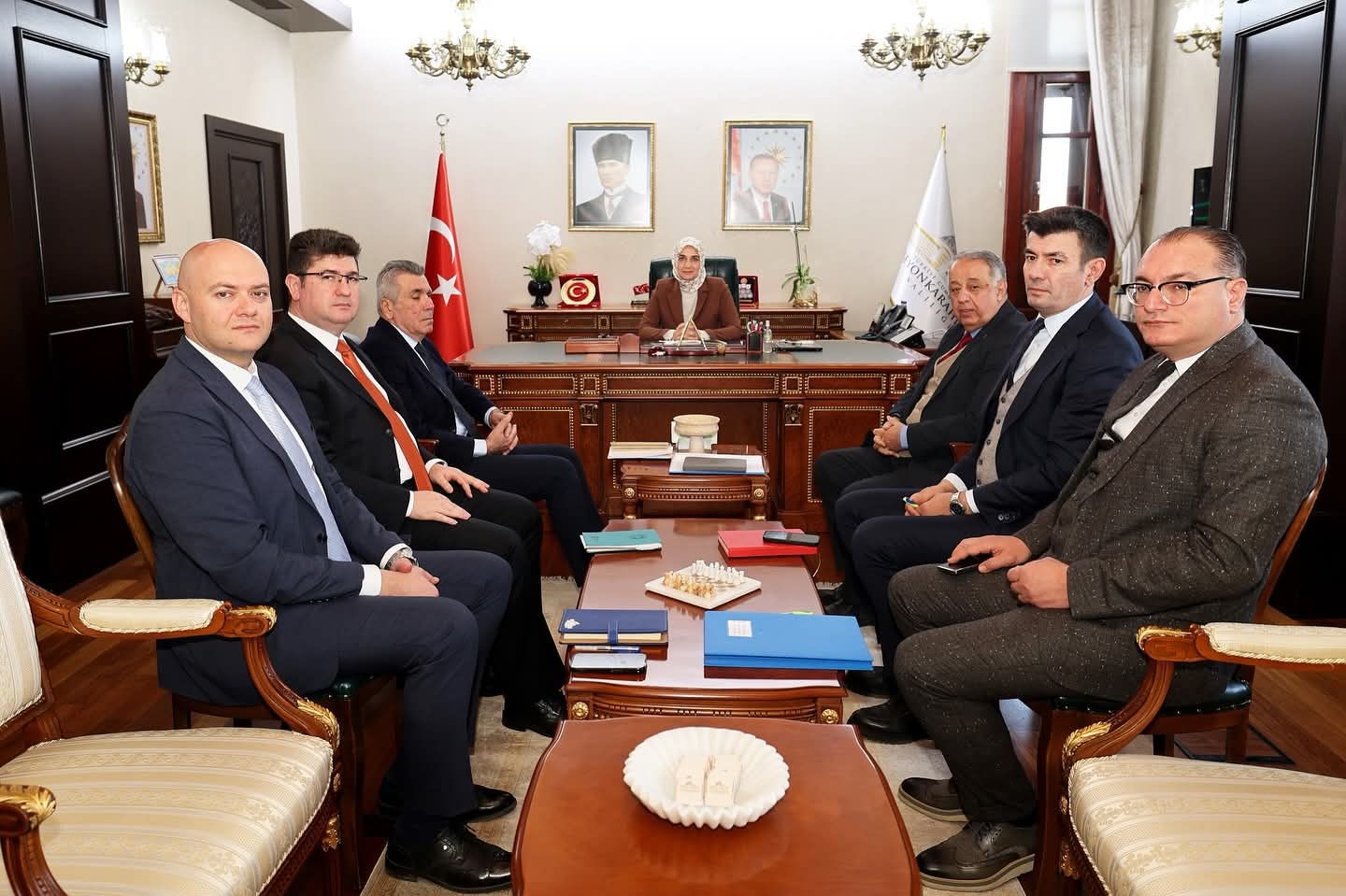 Vali Yiğitbaşı Başkanlığında Kurum Çalışmaları Değerlendirme Toplantısı Gerçekleştirildi