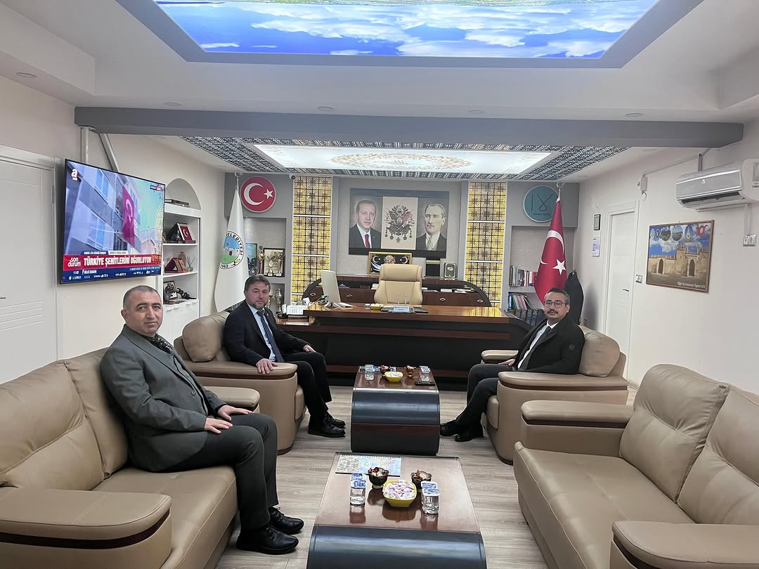 İhsaniye Kaymakamı Koray Yanıktepe, Belediye Başkanı Mehmet Akif Ersoy'a İadeyi Ziyaret Etti