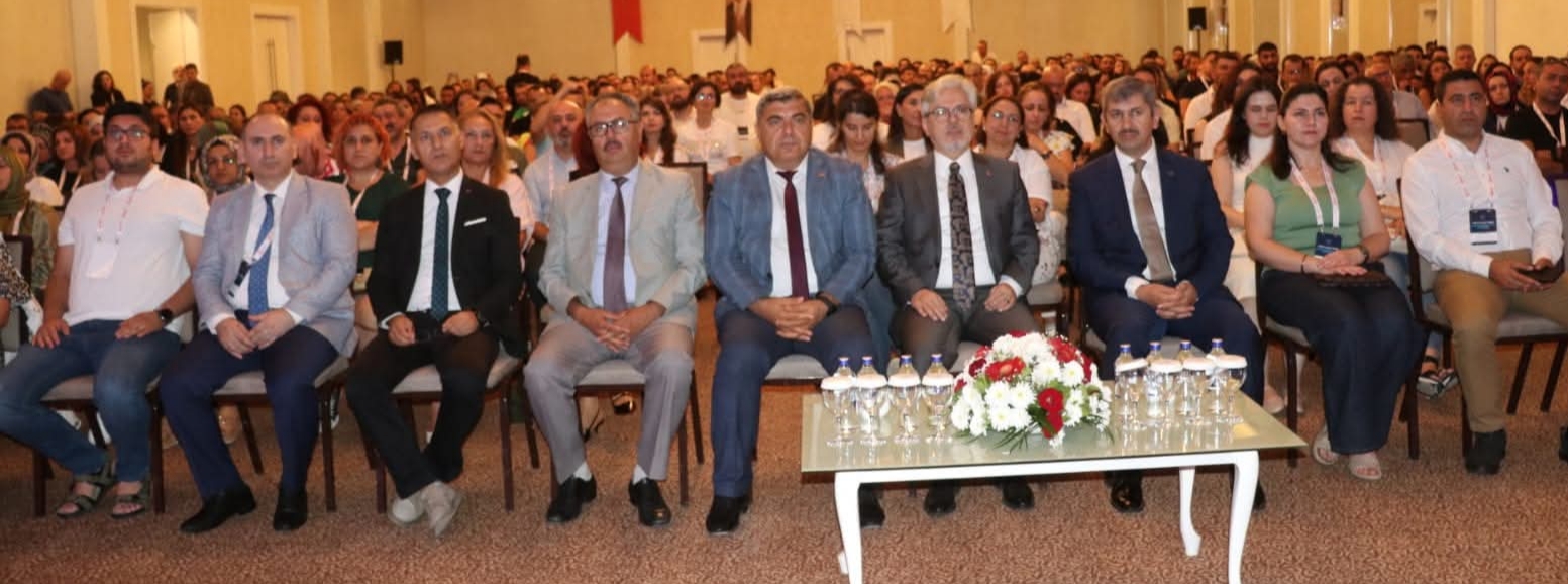 Türkiye Yüzyılı Maarif Modeli Eğitici Eğitimi Afyonkarahisar'da Başladı