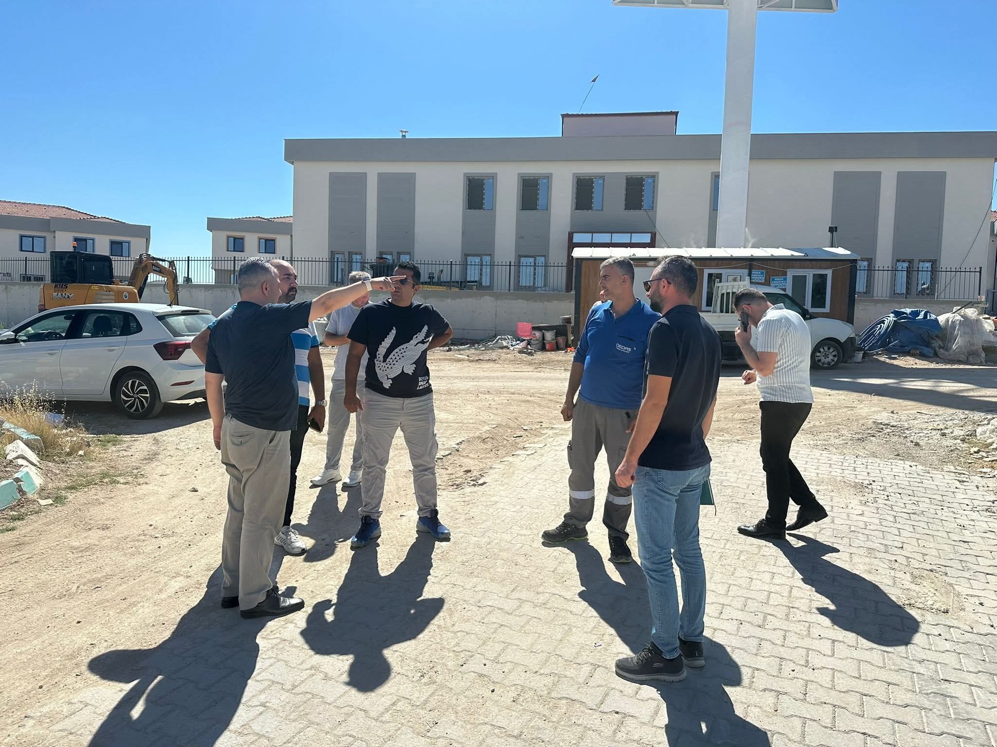 Serkan Koyuncu, Başak-Özcan Halaç Çocuk Evleri Sitesi İnşaatını Ziyaret Etti