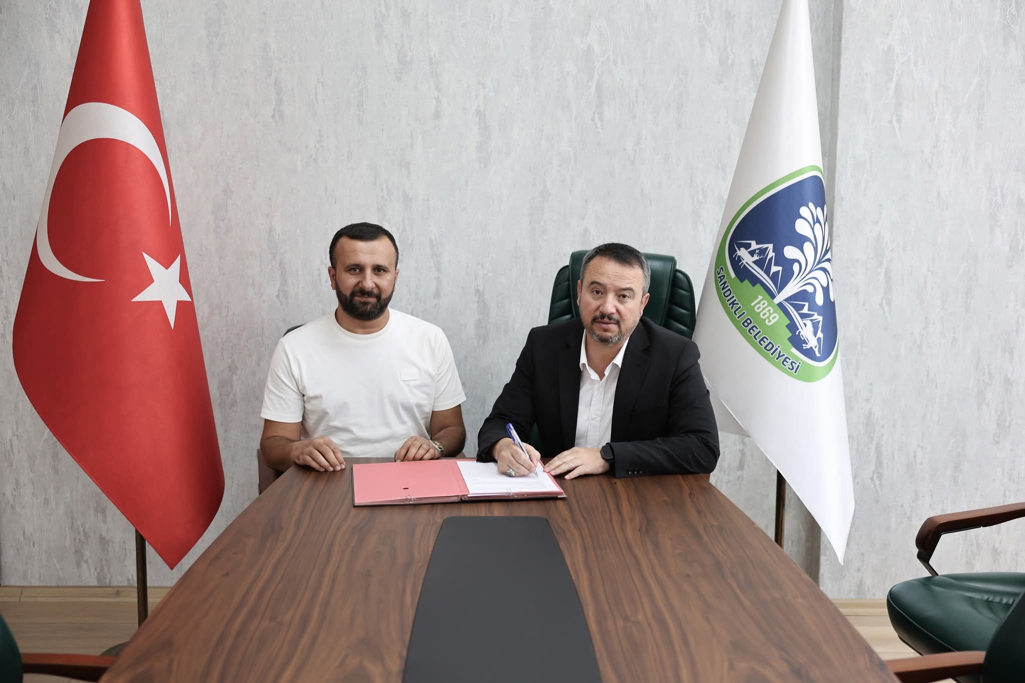 Sandıklı Belediyesi'nden Güneş Enerji Santrali Yatırımı: Aylık 1 Milyon TL Gelir Hedefleniyor