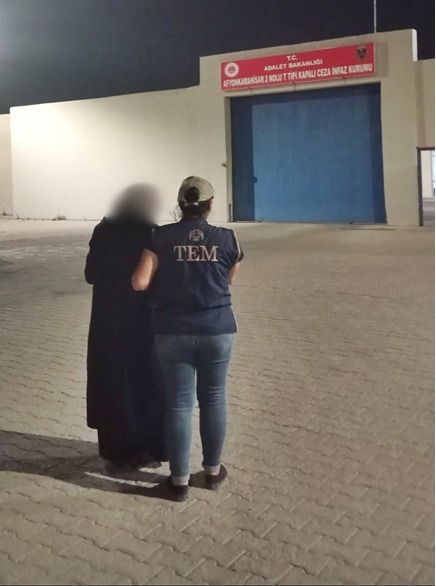 Afyonkarahisar’da FETÖ/PDY Üyesi Kadın Yakalandı