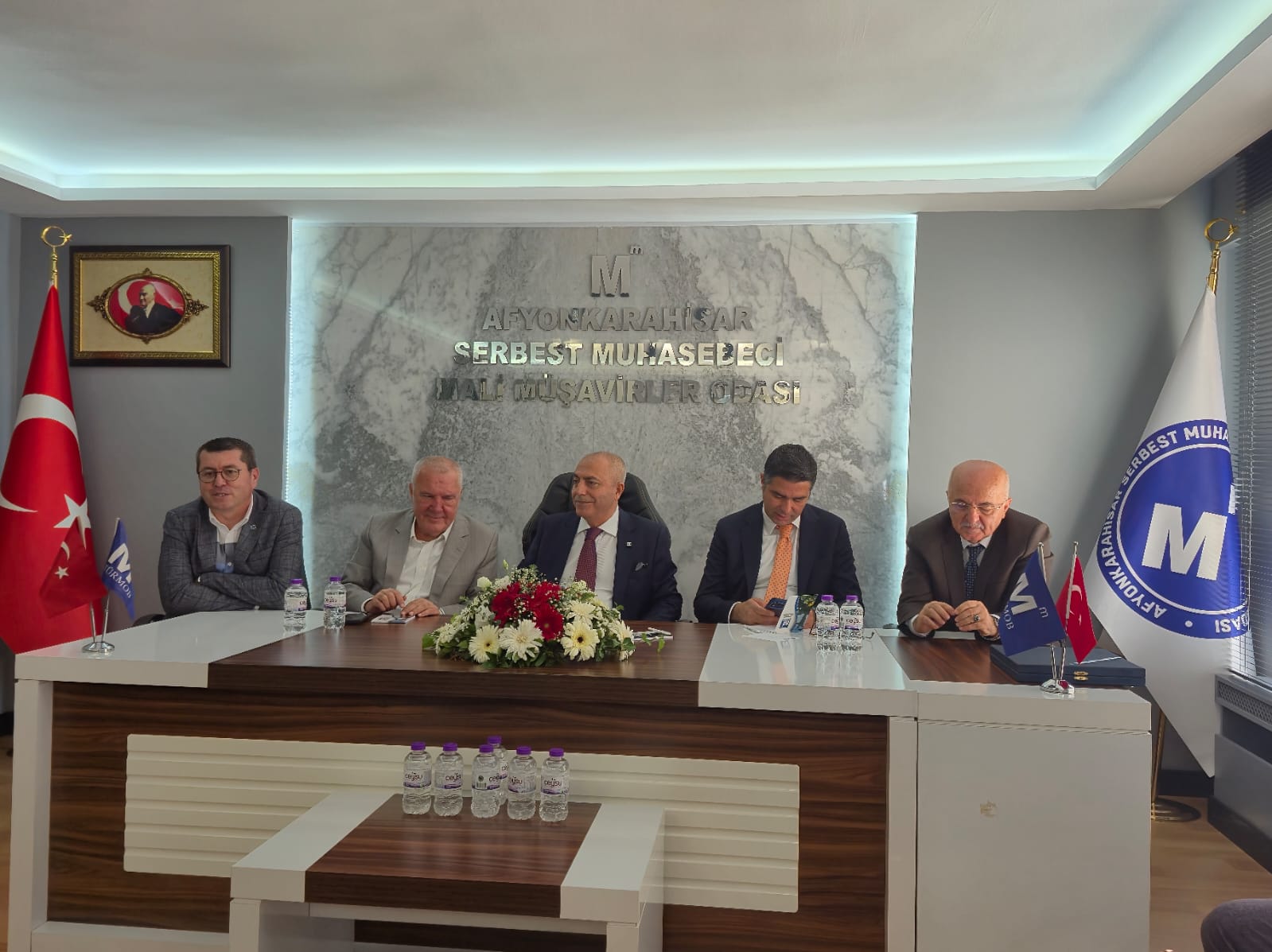 TURMOB GENEL BASKAN ADAYI YILDIZ AFYON DA MESKEKTASLARIYLA BULUŞTU 