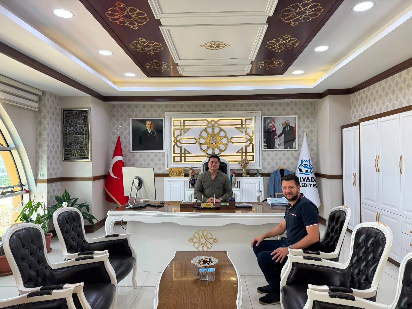 Belediye Başkanı Derviş Aynacı'yı ziyaret etti