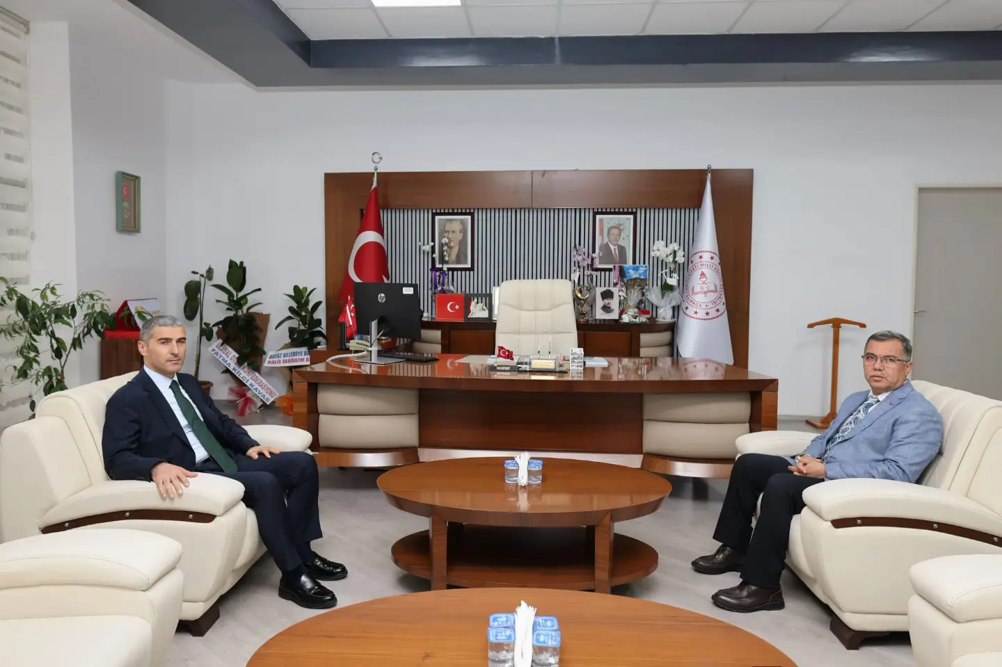 Vali Aktaş'tan Eğitim Müdürü'ne Ziyaret