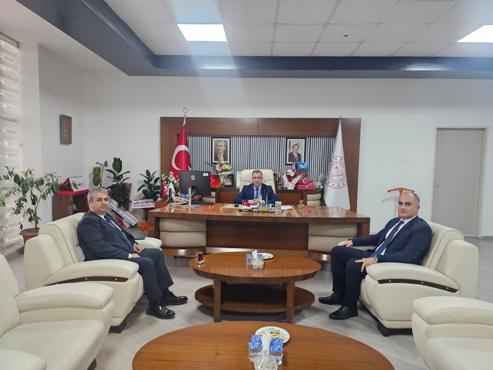 Halkbank Müdürü'nden Eğitim Müdürü'ne Ziyaret