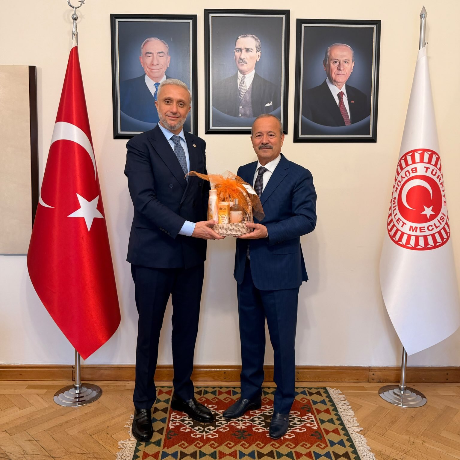 TBMM'de Ziyaretler Devam Ediyor