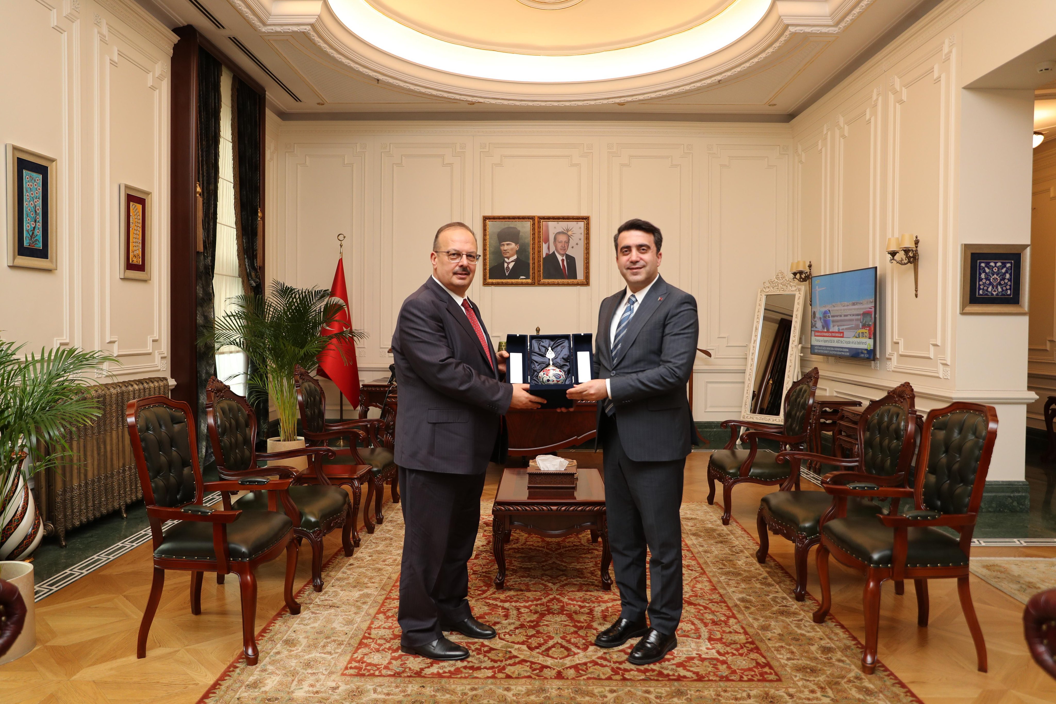 Abdulhadı Turus, Vali Canbolat'ı Ziyaret Etti