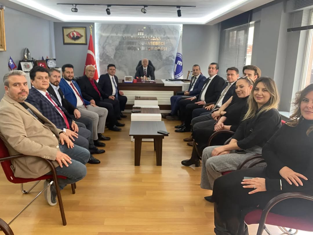 Afyonkarahisar Defterdarlığı, Gelir İdaresi Başkanlığı Heyeti ile SMMMO Başkanı Erdal SAYAR'ı Ziyaret Etti