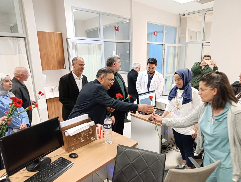 Afyonkarahisar Devlet Hastanesi'nden 14 Mart Tıp Bayramı Ziyareti