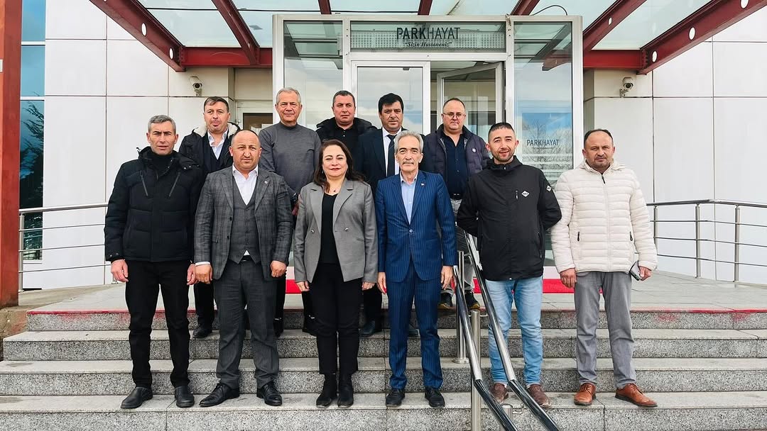 Afyonkarahisar Esnaf ve Sanatkarlar Odaları Birliği Başkanı Cengiz ÜSTÜN, Emirdağ Esnaf ve Sanatkarlar Odası'na Ziyaret Gerçekleştirdi