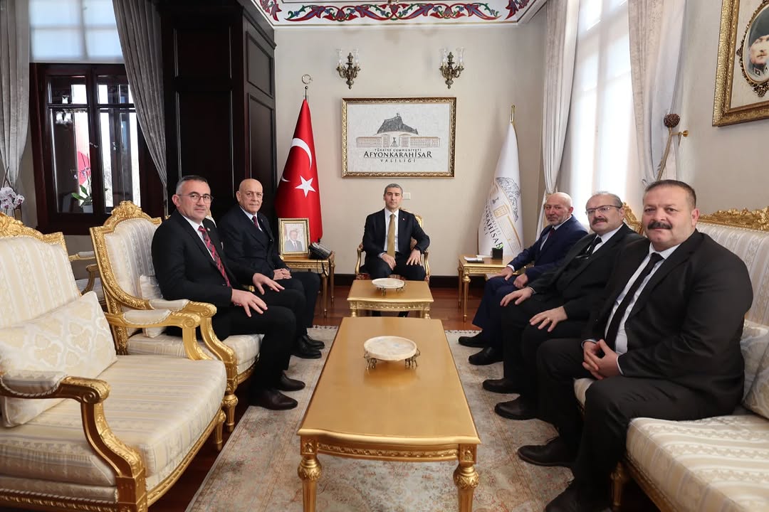 Afyonkarahisar İl Genel Meclisi Başkanı ve Grup Başkanları Vali Dr. Naci Aktaş'ı Ziyaret Etti