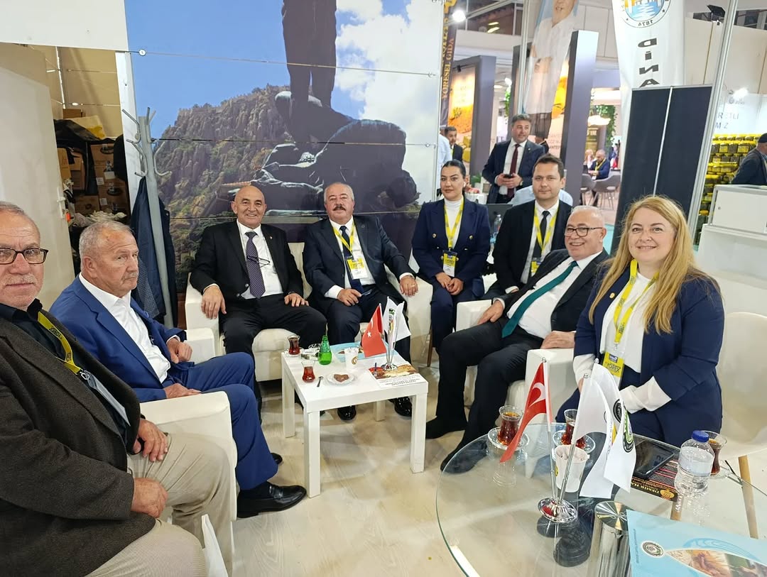 Afyonkarahisar Ticaret Borsası Yönetim Kurulu Başkanı Aksaray Ticaret Borsası Standını Ziyaret Etti