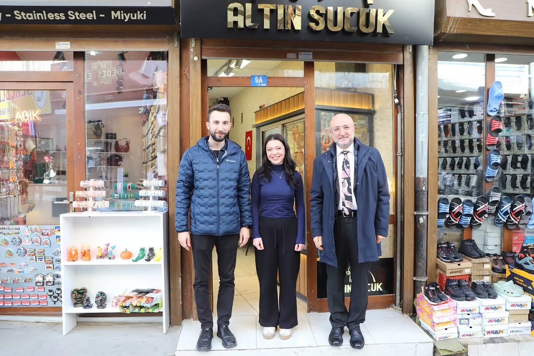 Ak Parti Afyonkarahisar İl Gençlik Kolları Başkanı Merve Daşpınar'ın İşletmesini Ziyaret Etti