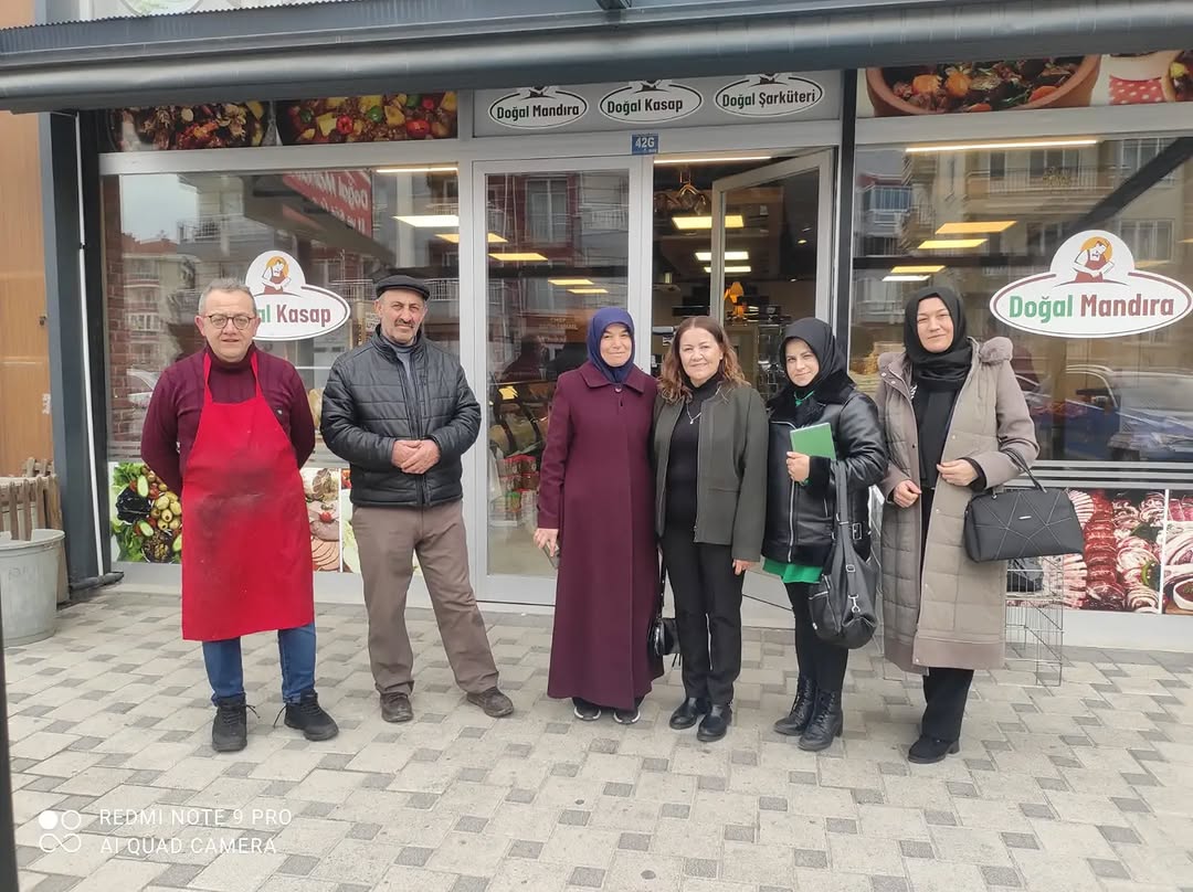 AK Parti Afyonkarahisar İl Kadın Kolları Esnaf Ziyaretleri Gerçekleştirdi