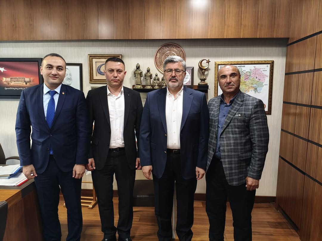 AK Parti Çay İlçe Başkanı Coşkun Sarıpınar ve Hemşerileri Gazi Mecliste Ziyaret Etti