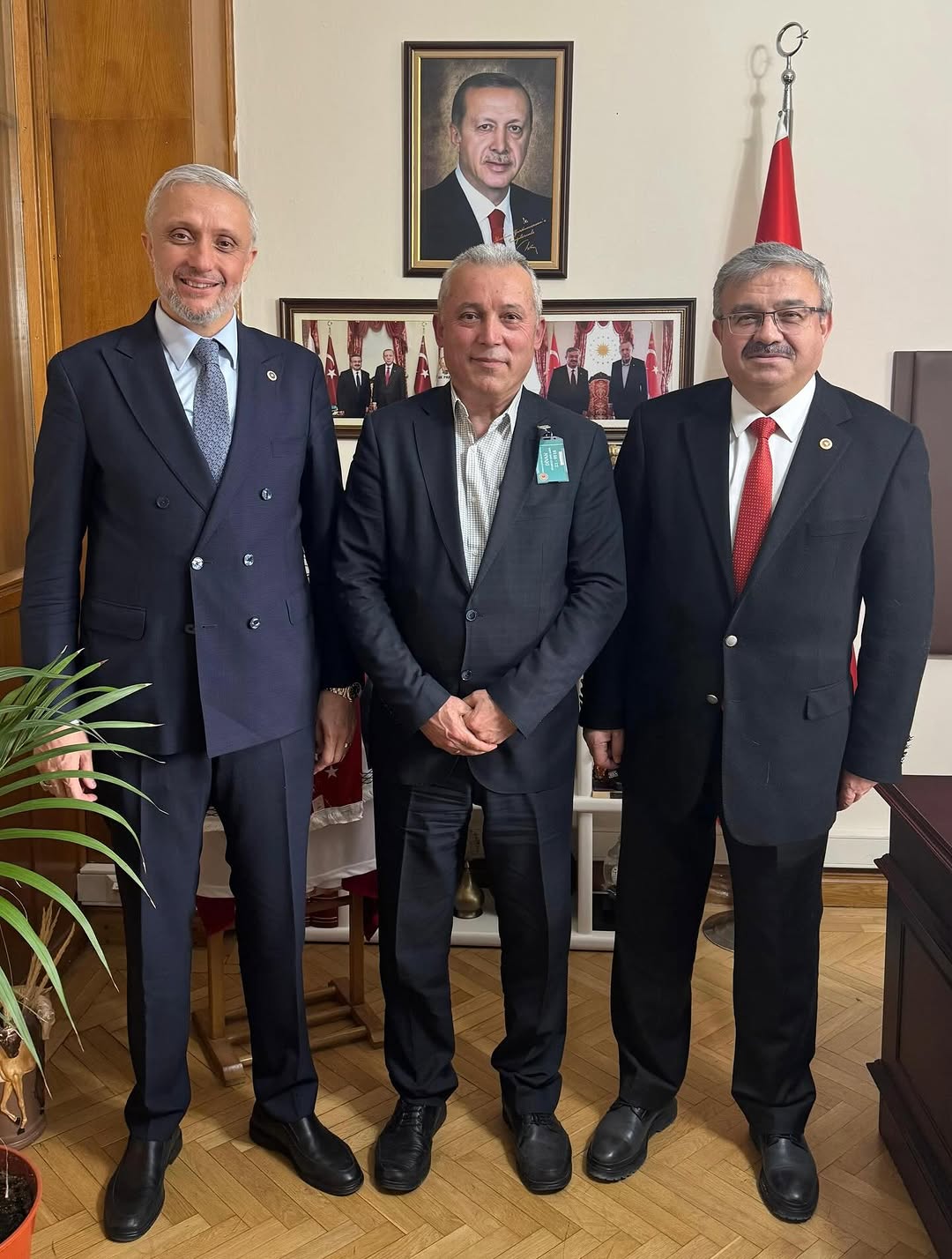 Ak Parti Milletvekili İbrahim Yurdunuseven TBMM'de Kütahya Milletvekili Adil Biçer'i Ağırladı