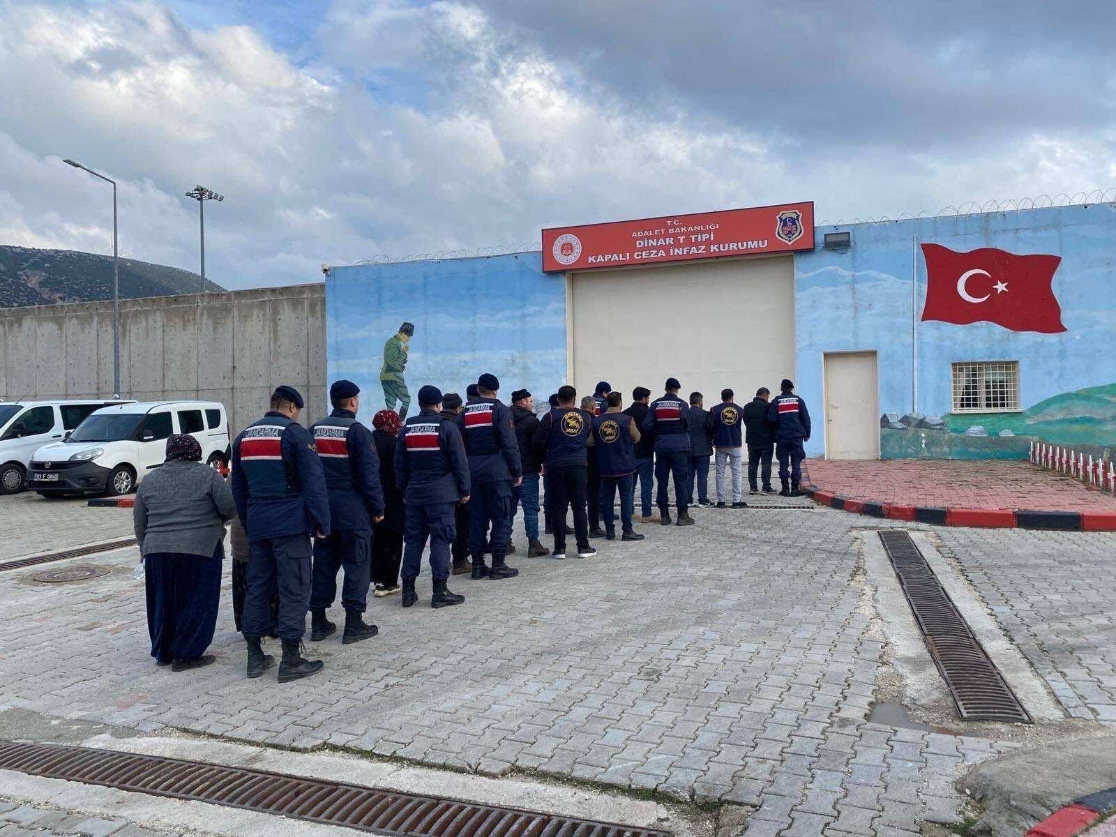 Bir Haftada 57 Aranan Şahıs Yakalandı