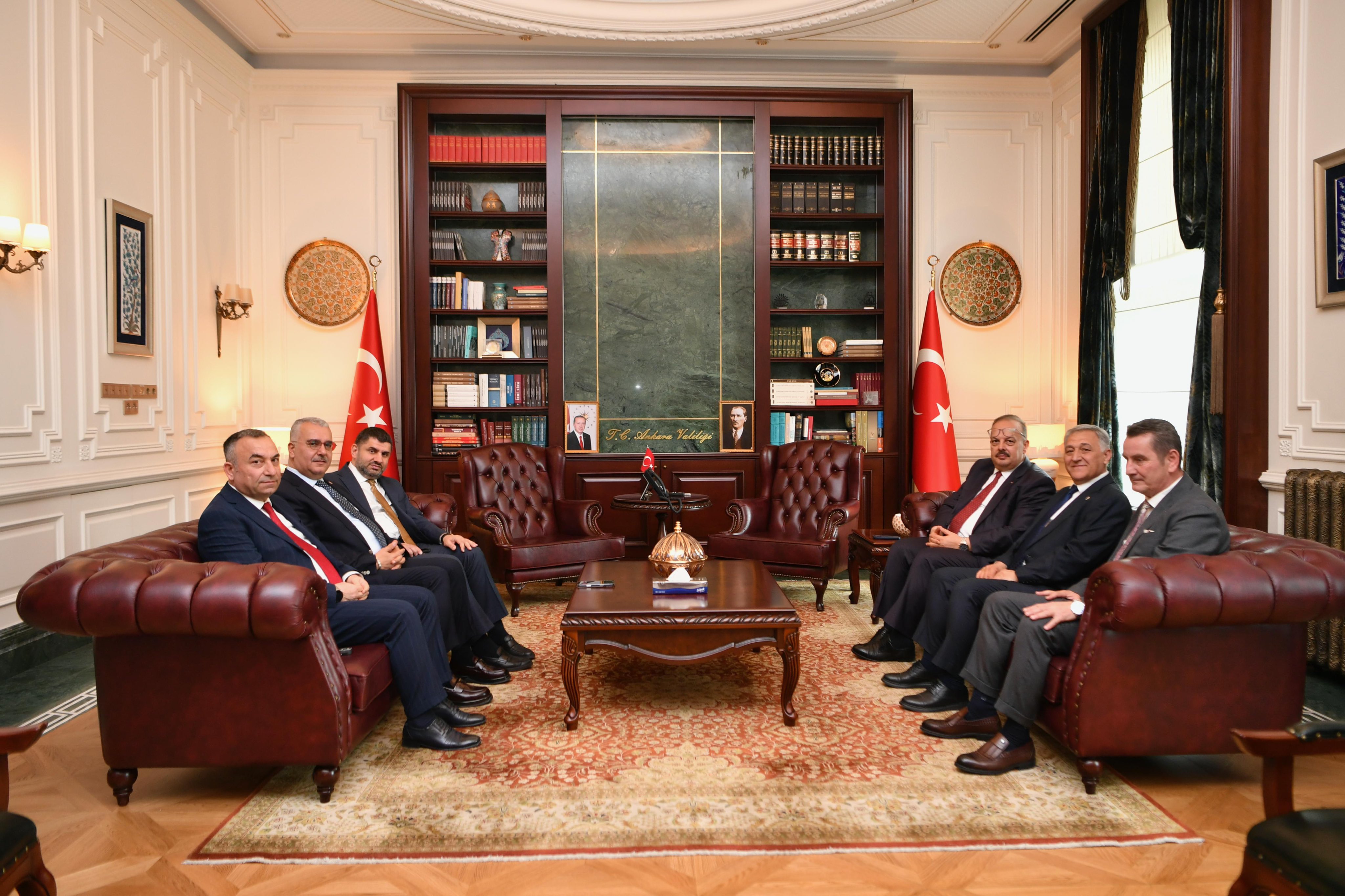 Çorum Milletvekili Ahlatçı, Vali Canbolat'ı Ziyaret Etti