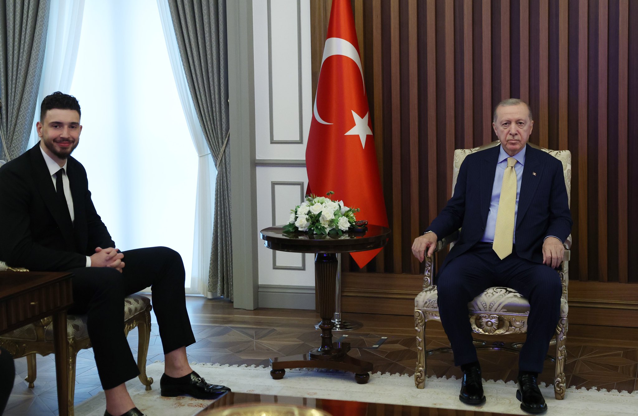 Cumhurbaşkanı Erdoğan, Alperen Şengün ile bir araya geldi
